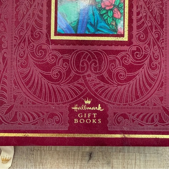 Hallmark Gift Series “The Secret Garden” Burgundy Velvet Hardback Kids Book - Picture 2 of 7